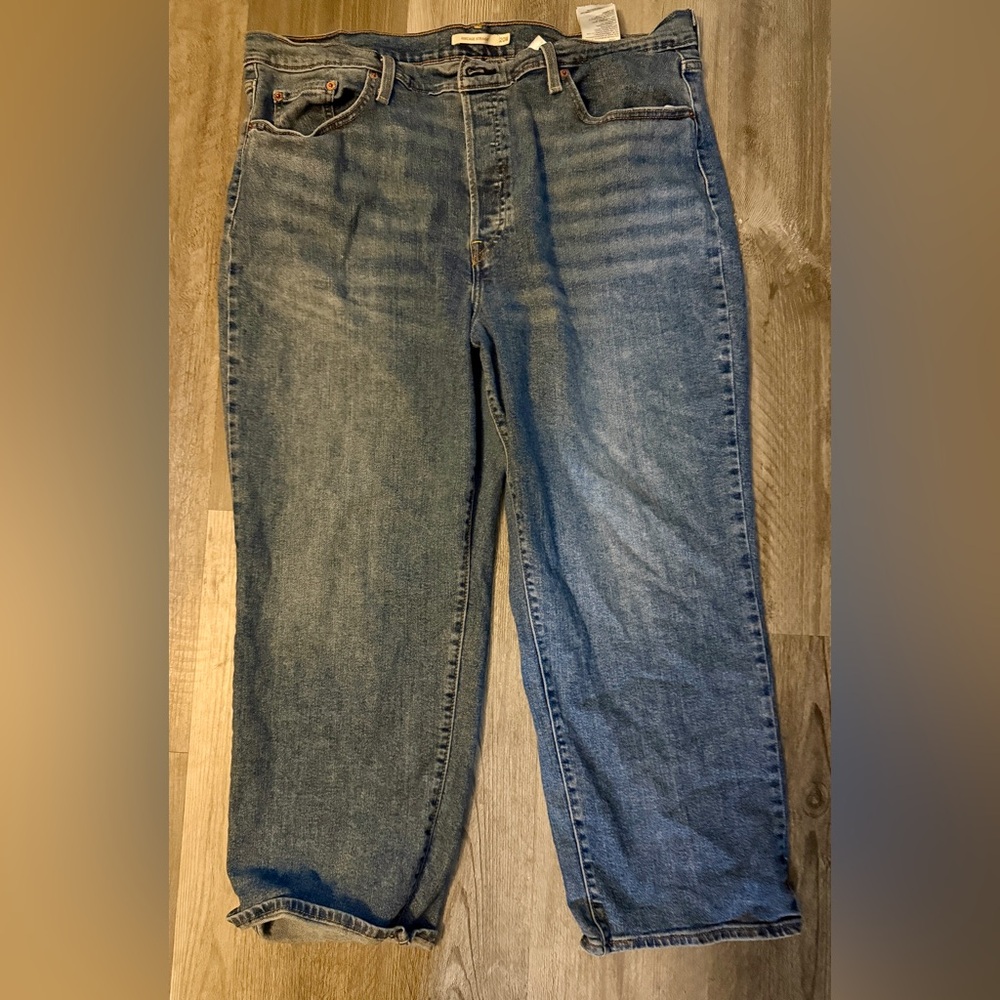 Levis Ribcage Ankle Jeans